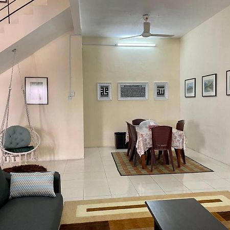 Spacious Cozy Lakeville Homestay 4 Bedrooms All With Aircond Seri Iskandar Exterior foto