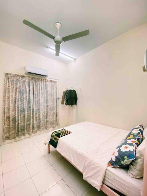 Spacious Cozy Lakeville Homestay 4 Bedrooms All With Aircond Seri Iskandar Exterior foto